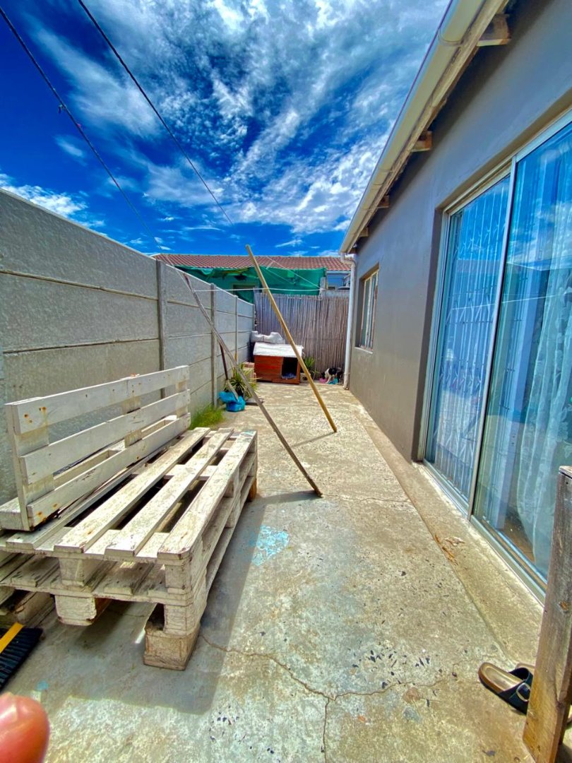  Bedroom Property for Sale in Rocklands Western Cape